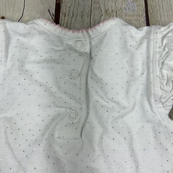 Gigil Easter onesie with attached tutu Baby girl 12mon bunny in the center. - Picture 7 of 8